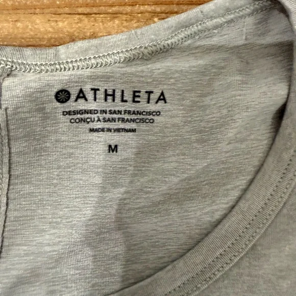 ⭐️ BUNDLE 2️⃣ Athleta Women's Solar UPF Tanks ⭐️
Size M - Picture 10 of 11